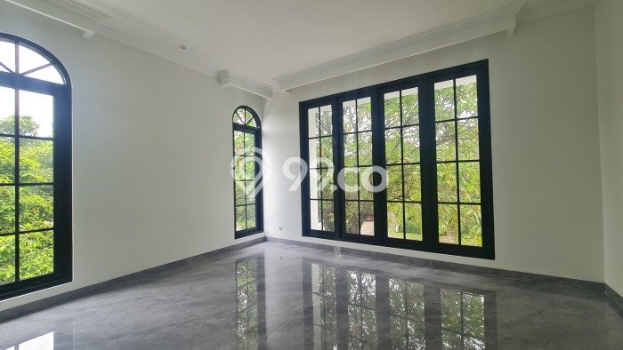 Ready to Use! Premium House LT 250m2 Desain Elegan di Bintaro Ready to Use! Premium House LT 250m2 Desain Elegan di Bintaro