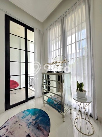 Kesempatan Investasi 5 Kamar Tidur dan 5 Kamar Mandi di Lokasi Strategis Alam Sutera, Tangerang Kesempatan Investasi 5 Kamar Tidur dan 5 Kamar Mandi di Lokasi Strategis Alam Sutera, Tangerang