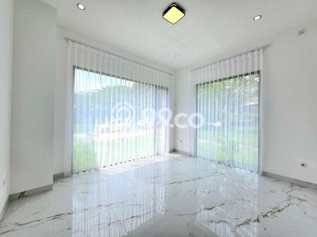Rumah Elit Modern Tanpa Renovasi di BSD Tangerang Rumah Elit Modern Tanpa Renovasi di BSD Tangerang