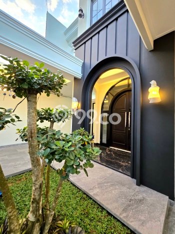 Rumah Luxury Modern Tanpa Renovasi di BSD City Tangerang Rumah Luxury Modern Tanpa Renovasi di BSD City Tangerang