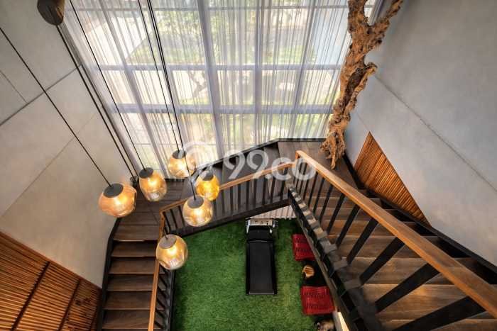 Rumah Mewah LB 520m2 Siap Huni Desain Elegan di Summarecon Serpong, Tangerang Rumah Mewah LB 520m2 Siap Huni Desain Elegan di Summarecon Serpong, Tangerang