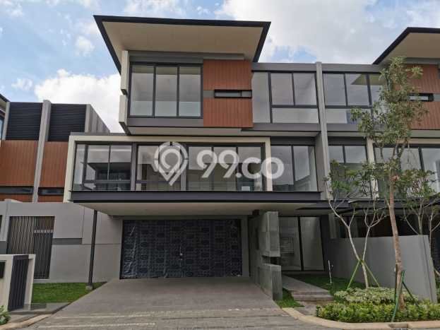Rumah di BSD City, Tangerang, Luas 495m² LB 545m² Rumah di BSD City, Tangerang, Luas 495m² LB 545m²