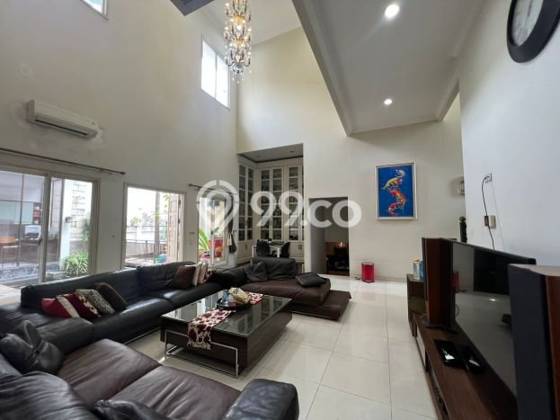 Rumah Elit LB 700m2 Siap Pakai Desain Elegan di Gading Serpong, Tangerang Rumah Elit LB 700m2 Siap Pakai Desain Elegan di Gading Serpong, Tangerang