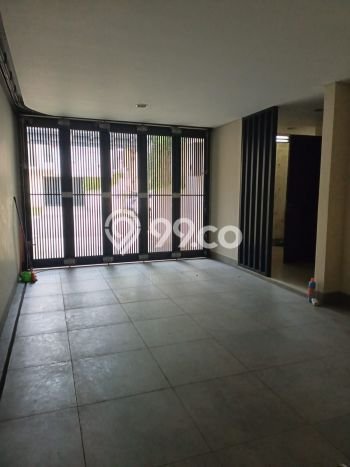 Rumah Berkualitas BSD City, Tangerang, LT 240m² Bangunan 243m² Rumah Berkualitas BSD City, Tangerang, LT 240m² Bangunan 243m²