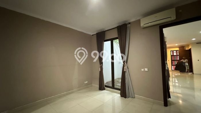 Rumah Minimalis 3 Kamar Terawat di Kompleks Perumahan BSD The Icon, Tangerang Rumah Minimalis 3 Kamar Terawat di Kompleks Perumahan BSD The Icon, Tangerang