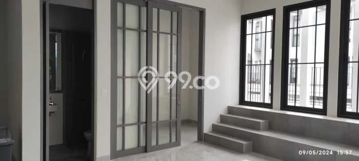 Rumah Luxury Modern Tanpa Renovasi di BSD Green Wich Tangerang Rumah Luxury Modern Tanpa Renovasi di BSD Green Wich Tangerang
