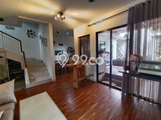 Rumah Nyaman LB 180m² View Gunung di BSD Eminent, Tangerang Rumah Nyaman LB 180m² View Gunung di BSD Eminent, Tangerang