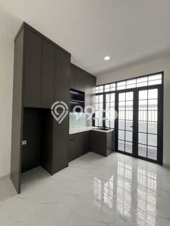 For Sale Hunian Rumah Terawat 3 Kamar di BSD Kencana Loka, Tangerang For Sale Hunian Rumah Terawat 3 Kamar di BSD Kencana Loka, Tangerang