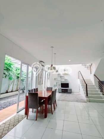 Rumah Elit Modern Tanpa Renovasi di BSD The Green Tangerang Rumah Elit Modern Tanpa Renovasi di BSD The Green Tangerang