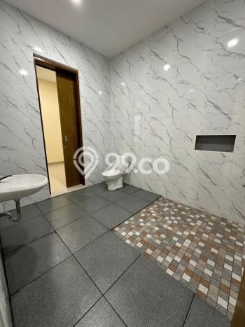 Jual Rumah Mewah Megah Dengan View Eksklusif di Alam Sutera, Tangerang Jual Rumah Mewah Megah Dengan View Eksklusif di Alam Sutera, Tangerang