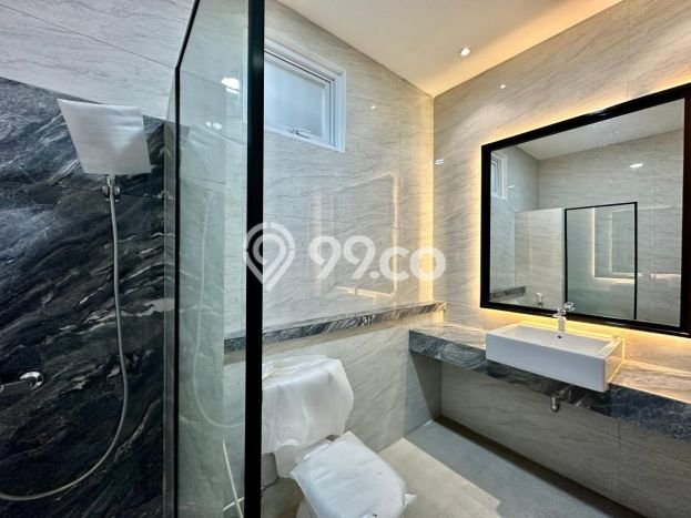 For Sale! Luxury House LT 202m2 Desain Elegan di BSD The Icon For Sale! Luxury House LT 202m2 Desain Elegan di BSD The Icon