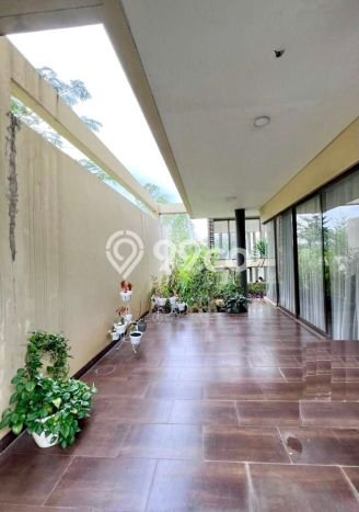Rumah Mewah LB 300m2 Siap Huni Desain Elegan di BSD De Park, Tangerang Rumah Mewah LB 300m2 Siap Huni Desain Elegan di BSD De Park, Tangerang