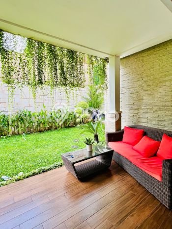 For Sale! Luxury House LT 300m2 Desain Elegan di BSD The Green For Sale! Luxury House LT 300m2 Desain Elegan di BSD The Green
