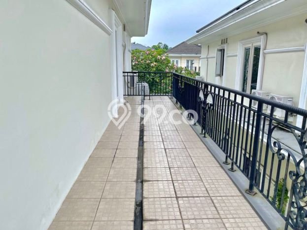 Rumah Elit Modern Tanpa Renovasi di BSD City Tangerang Rumah Elit Modern Tanpa Renovasi di BSD City Tangerang