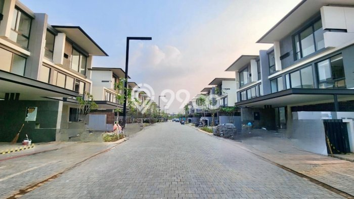 Rumah Luxury Modern Tanpa Renovasi di BSD City Tangerang Rumah Luxury Modern Tanpa Renovasi di BSD City Tangerang