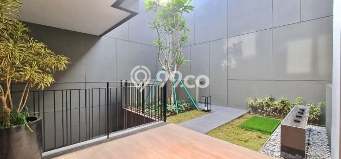 Jual Rumah Luas Elegan Dengan View Eksklusif di BSD City, Tangerang Jual Rumah Luas Elegan Dengan View Eksklusif di BSD City, Tangerang