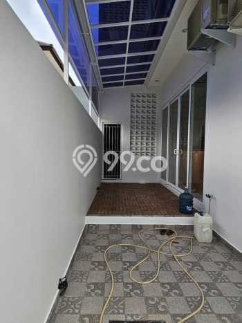 Rumah Mewah LB 332m2 Siap Huni Desain Elegan di BSD Eminent, Tangerang Rumah Mewah LB 332m2 Siap Huni Desain Elegan di BSD Eminent, Tangerang