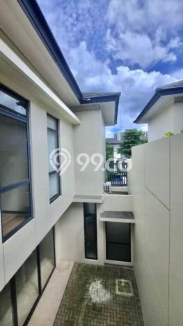 Rumah Elit LB 242m2 Siap Huni Desain Elegan di BSD City, Tangerang Rumah Elit LB 242m2 Siap Huni Desain Elegan di BSD City, Tangerang