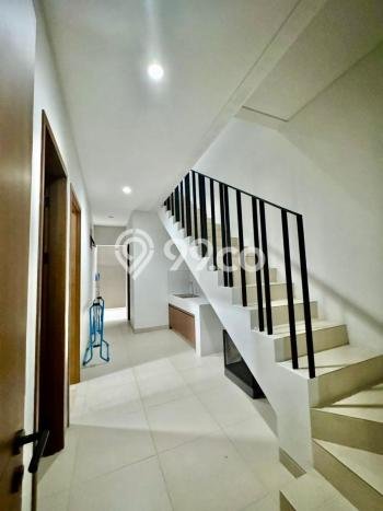 Ready to Use! Luxury House LT 200m2 Desain Modern di BSD City Ready to Use! Luxury House LT 200m2 Desain Modern di BSD City