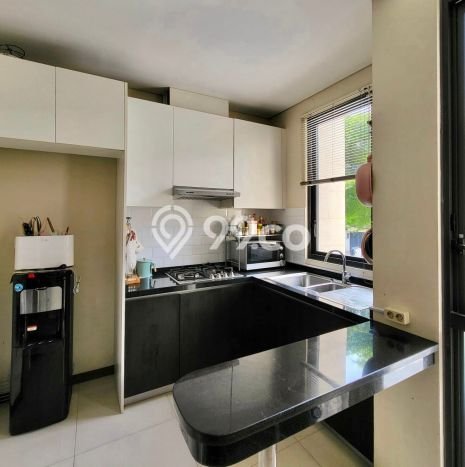 Ready to Use! Luxury House LT 220m2 Desain Elegan di BSD Ready to Use! Luxury House LT 220m2 Desain Elegan di BSD