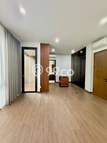 Ready to Use! Luxury House LT 200m2 Desain Modern di BSD City Ready to Use! Luxury House LT 200m2 Desain Modern di BSD City