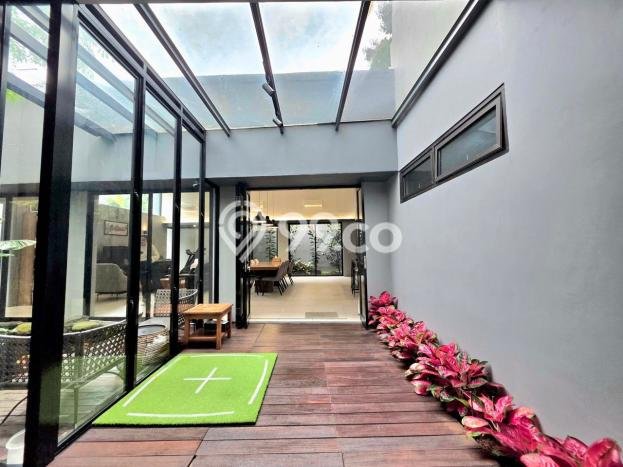Hunian Elit LB 350m2 Siap Huni Desain Elegan di BSD The Green, Tangerang Hunian Elit LB 350m2 Siap Huni Desain Elegan di BSD The Green, Tangerang