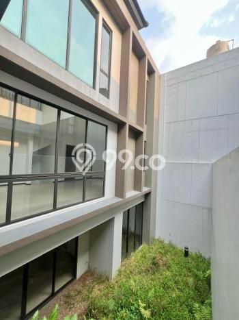 Rumah Mewah LB 378m2 Siap Pakai Desain Elegan di BSD City, Tangerang Rumah Mewah LB 378m2 Siap Pakai Desain Elegan di BSD City, Tangerang