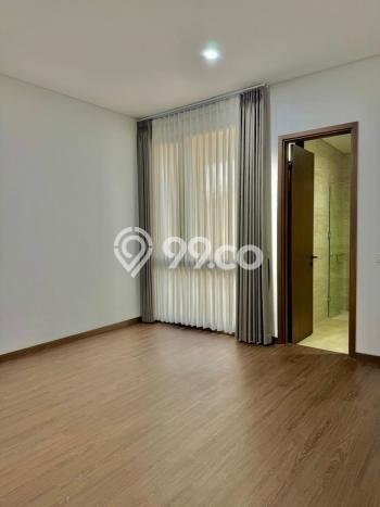 Ready to Use! Luxury House LT 200m2 Desain Modern di BSD City Ready to Use! Luxury House LT 200m2 Desain Modern di BSD City