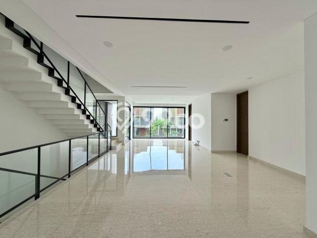 Rumah Luxury Modern Tanpa Renovasi di BSD City Tangerang Rumah Luxury Modern Tanpa Renovasi di BSD City Tangerang