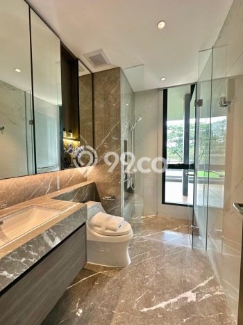 Rumah Elit LB 744m2 Siap Pakai Desain Elegan di BSD City, Tangerang Rumah Elit LB 744m2 Siap Pakai Desain Elegan di BSD City, Tangerang