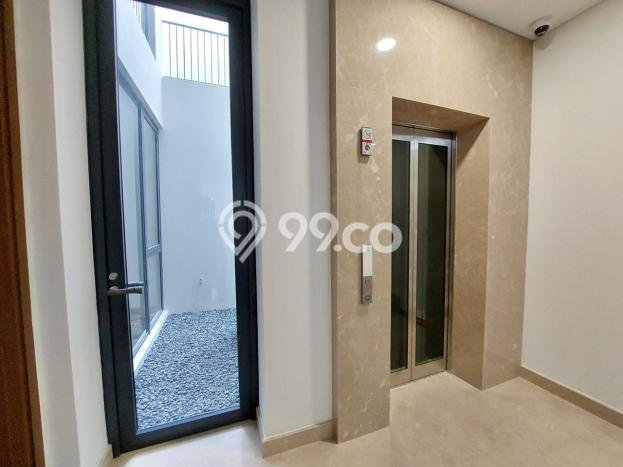 Rumah Elit Modern Siap Huni di BSD City Tangerang Rumah Elit Modern Siap Huni di BSD City Tangerang
