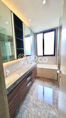 Jual Rumah Luas Elegan Dengan View Cantik di BSD City, Tangerang Jual Rumah Luas Elegan Dengan View Cantik di BSD City, Tangerang