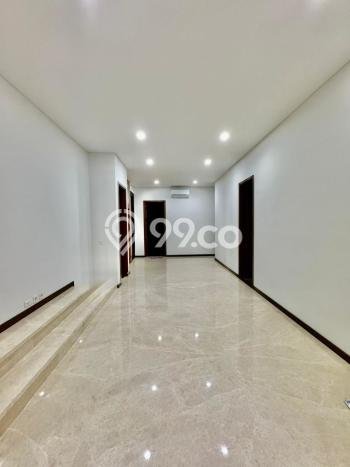 Ready to Use! Luxury House LT 200m2 Desain Modern di BSD City Ready to Use! Luxury House LT 200m2 Desain Modern di BSD City