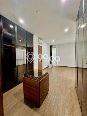 Ready to Use! Luxury House LT 200m2 Desain Modern di BSD City Ready to Use! Luxury House LT 200m2 Desain Modern di BSD City