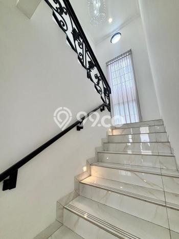 Rumah Luxury Modern Siap Huni di BSD Foresta Tangerang Rumah Luxury Modern Siap Huni di BSD Foresta Tangerang