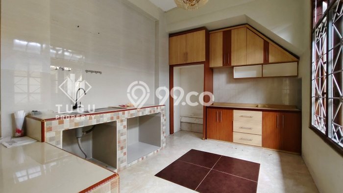 Rumah di Mergangsan, Dekat Fasilitas, 2 KM, Luas 168m2m² LB 250m2m² Rumah di Mergangsan, Dekat Fasilitas, 2 KM, Luas 168m2m² LB 250m2m²