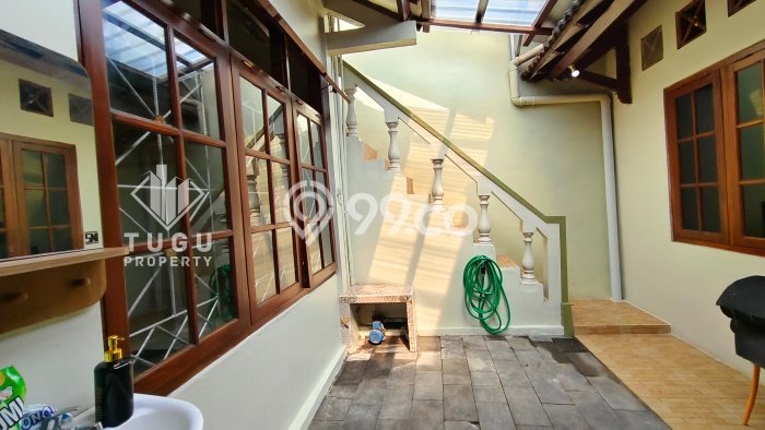 Rumah di Mergangsan, Dekat Fasilitas, 2 KM, Luas 168m2m² LB 250m2m² Rumah di Mergangsan, Dekat Fasilitas, 2 KM, Luas 168m2m² LB 250m2m²