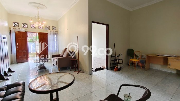 Rumah di Mergangsan, Dekat Fasilitas, 2 KM, Luas 168m2m² LB 250m2m² Rumah di Mergangsan, Dekat Fasilitas, 2 KM, Luas 168m2m² LB 250m2m²