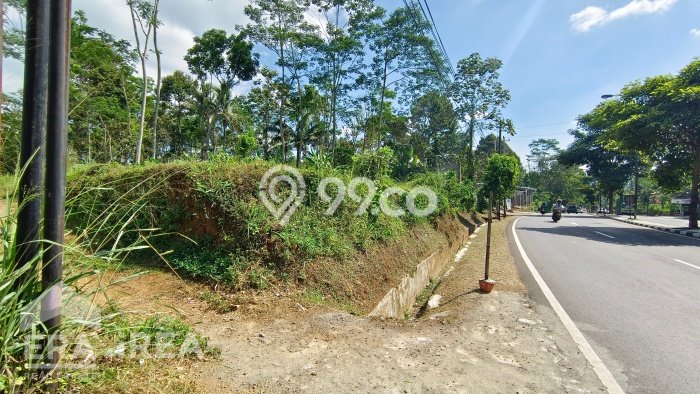 Tanah Lokasi Strategis di , Luas 1732m2m², Dekat ke Fasilitas Tanah Lokasi Strategis di , Luas 1732m2m², Dekat ke Fasilitas