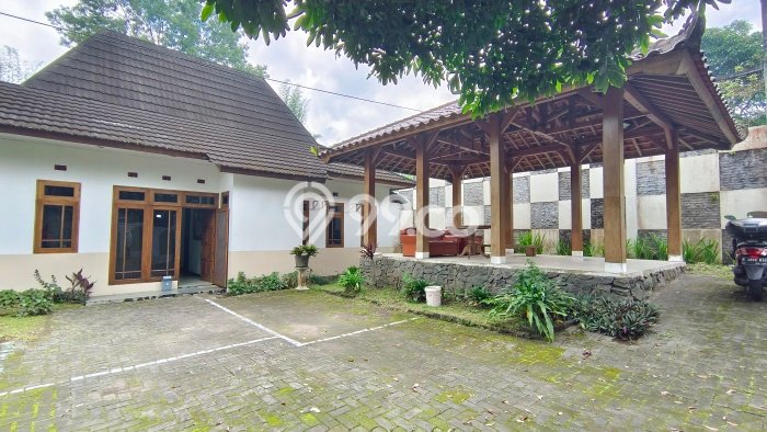 LOKASI STRATEGIS! Vila di , Area 400m2m², Lingkungan Strategis LOKASI STRATEGIS! Vila di , Area 400m2m², Lingkungan Strategis