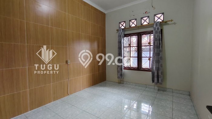 Rumah di Mergangsan, Dekat Fasilitas, 2 KM, Luas 168m2m² LB 250m2m² Rumah di Mergangsan, Dekat Fasilitas, 2 KM, Luas 168m2m² LB 250m2m²