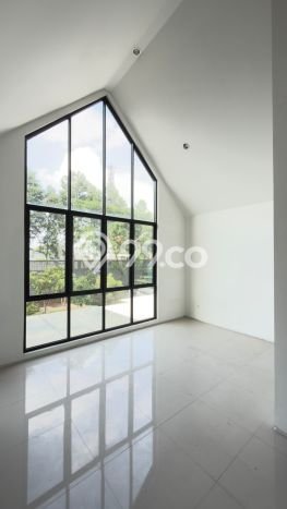 Rumah Elit Modern Tanpa Renovasi di Puri Indah Jakarta Barat Rumah Elit Modern Tanpa Renovasi di Puri Indah Jakarta Barat