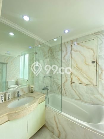 Apartemen Disewakan 3 Kamar Murah Siap Huni di Jakarta Selatan, Luas 131m2 Apartemen Disewakan 3 Kamar Murah Siap Huni di Jakarta Selatan, Luas 131m2