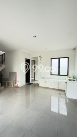 Rumah Elit Modern Tanpa Renovasi di Puri Indah Jakarta Barat Rumah Elit Modern Tanpa Renovasi di Puri Indah Jakarta Barat