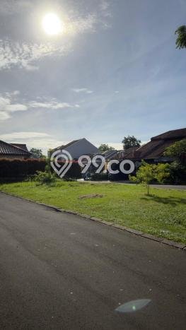 Disewakan! Rumah 3 Kamar Tidur &
2 Kamar Mandi di Alam Sutera, Tangerang Disewakan! Rumah 3 Kamar Tidur &
2 Kamar Mandi di Alam Sutera, Tangerang