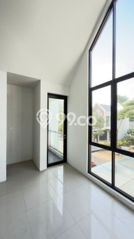 Rumah Elit Modern Tanpa Renovasi di Puri Indah Jakarta Barat Rumah Elit Modern Tanpa Renovasi di Puri Indah Jakarta Barat