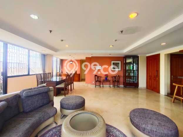 Hunian Strategis 232m2 di Simprug Garden Jakarta Selatan 3 KT Hunian Strategis 232m2 di Simprug Garden Jakarta Selatan 3 KT