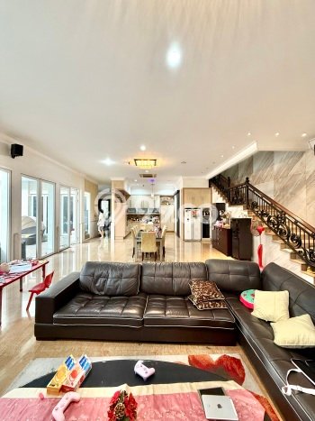 Dijual Rumah Luas Megah Dengan View Eksklusif di Patal Senayan, Jakarta Selatan Dijual Rumah Luas Megah Dengan View Eksklusif di Patal Senayan, Jakarta Selatan