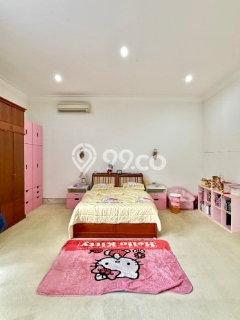 Dijual Rumah Luas Megah Dengan View Eksklusif di Patal Senayan, Jakarta Selatan Dijual Rumah Luas Megah Dengan View Eksklusif di Patal Senayan, Jakarta Selatan