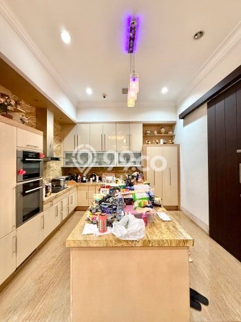 Dijual Rumah Luas Megah Dengan View Eksklusif di Patal Senayan, Jakarta Selatan Dijual Rumah Luas Megah Dengan View Eksklusif di Patal Senayan, Jakarta Selatan